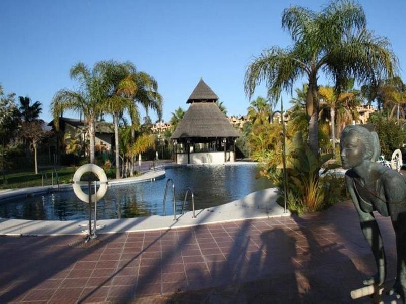 El Campanario Del Paraiso Hotel Estepona Bagian luar foto