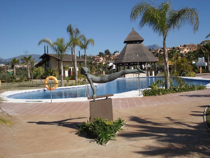 El Campanario Del Paraiso Hotel Estepona Bagian luar foto